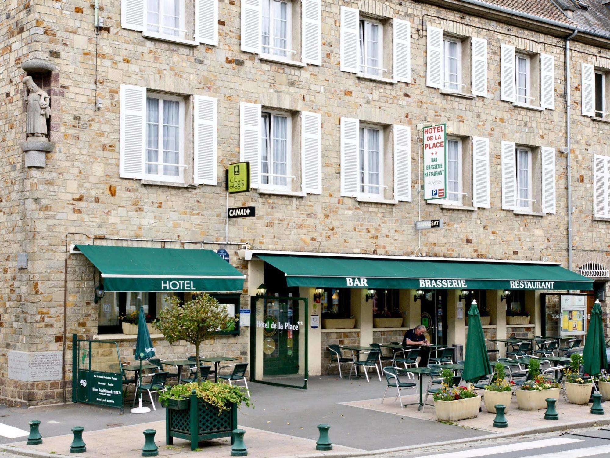Logis -Hotel & Restaurant De La Place Les Monts d'Aunay Exterior photo